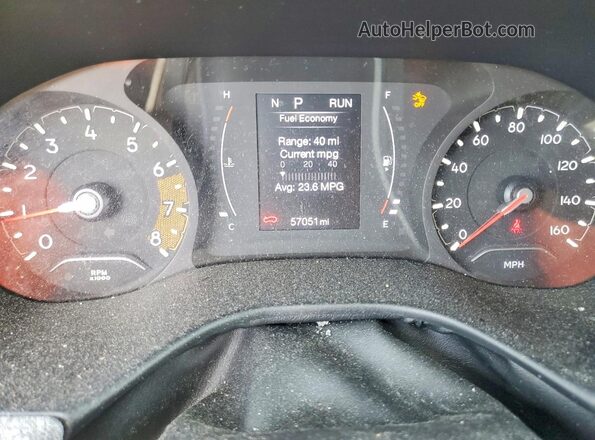 3C4NJDBB1NT121185 2022 JEEP COMPASS Silver Սարքավորումների վահանակի տեսք