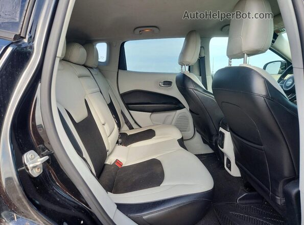 3C4NJDBB2HT624633 2017 JEEP COMPASS Black უკანა სალონის ხედი