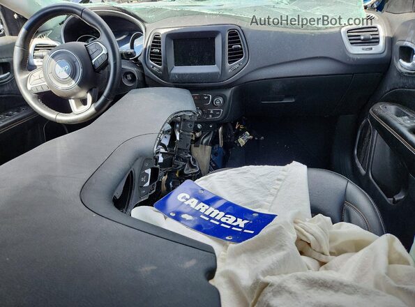3C4NJDBB2JT178876 2018 JEEP COMPASS Синий Вид панели приборов