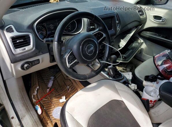 3C4NJDBB2JT206174 2018 JEEP COMPASS White Вид панелі приладів