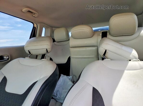3C4NJDBB2JT206174 2018 JEEP COMPASS White Вид задніх сидінь