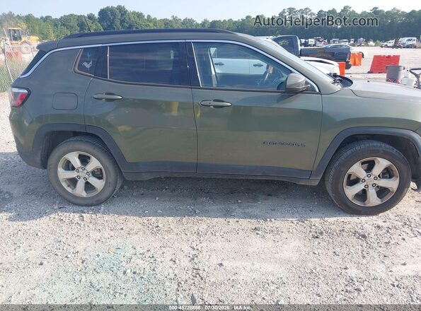 3C4NJDBB2JT418492 2018 JEEP COMPASS Green Rear interior view