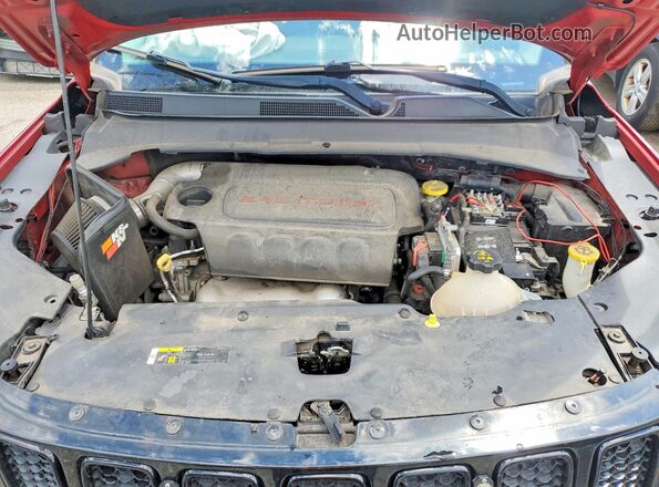 3C4NJDBB2JT433834 2018 JEEP COMPASS Red Vista del compartimento del motor