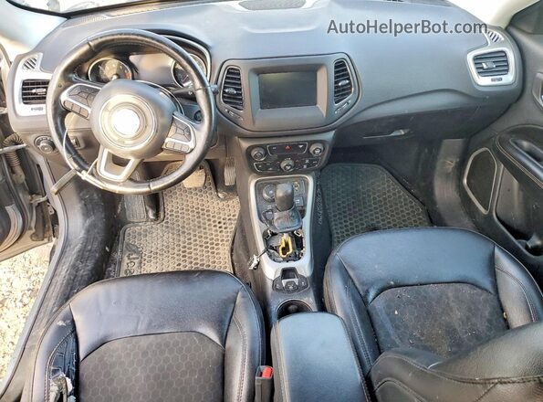 3C4NJDBB2JT434529 2018 JEEP COMPASS Серебряный Вид панели приборов