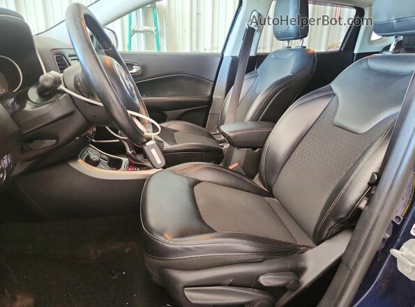 3C4NJDBB2JT434756 2018 JEEP COMPASS Blue Вид салону спереду