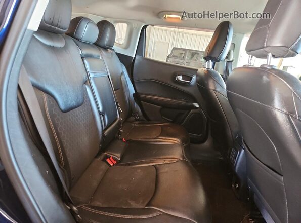 3C4NJDBB2JT434756 2018 JEEP COMPASS Blue Вид задньої частини салону