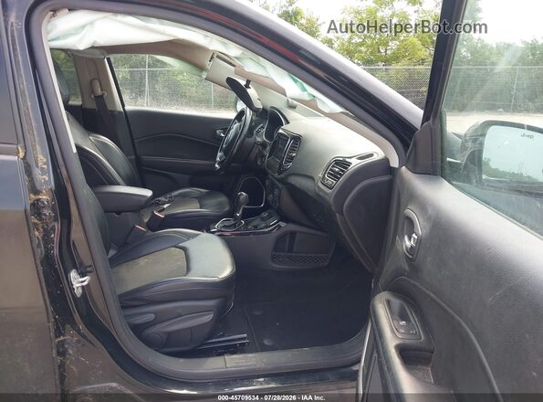 3C4NJDBB2KT750398 2019 JEEP COMPASS Черный Вид салона спереди