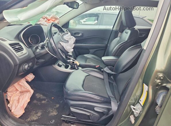 3C4NJDBB2LT153799 2020 JEEP COMPASS Green Front interior view