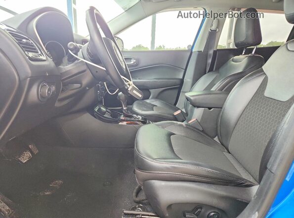 3C4NJDBB2MT570048 2021 JEEP COMPASS Blue Front interior view