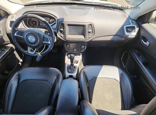 3C4NJDBB3HT624253 2017 JEEP COMPASS White Вид панелі приладів