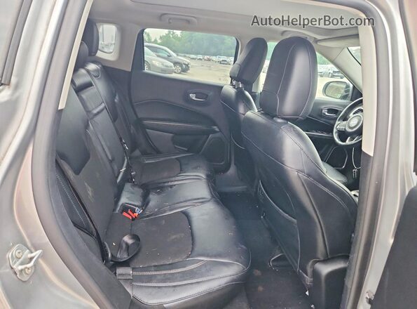 3C4NJDBB3HT651338 2017 JEEP COMPASS Silver Rear interior view