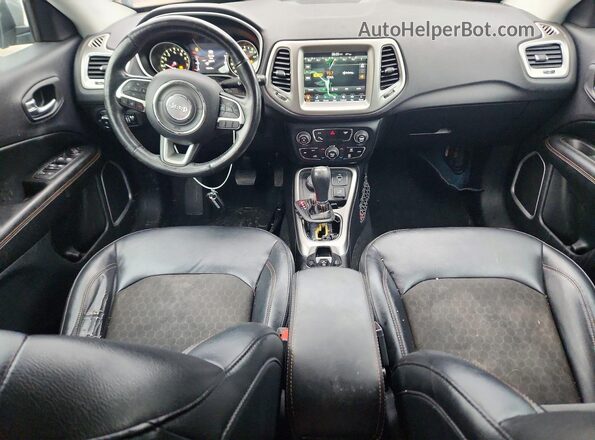 3C4NJDBB3HT651338 2017 JEEP COMPASS Silver Dashboard view