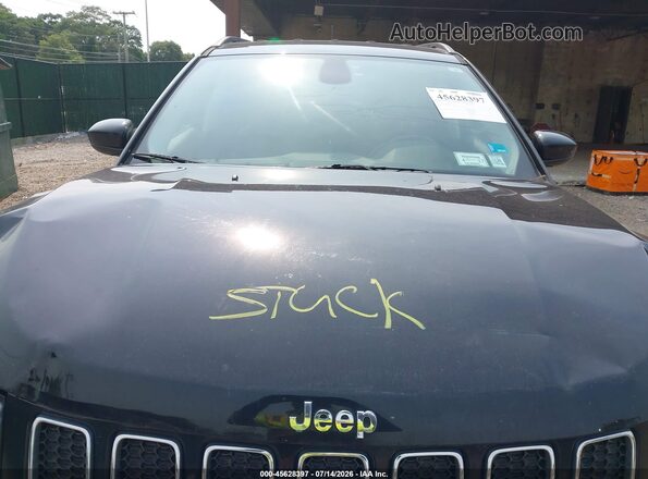 3C4NJDBB3JT270658 2018 JEEP COMPASS Black Rear view