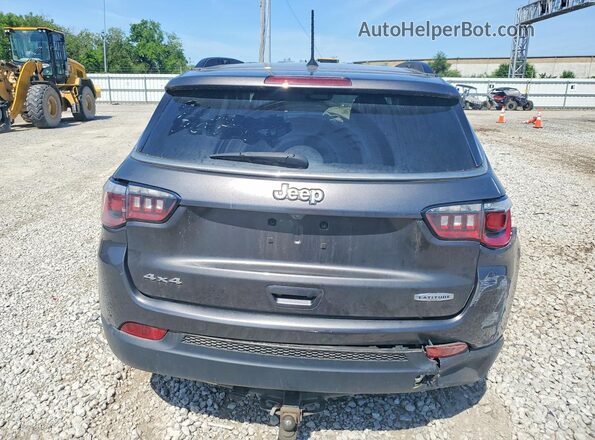 3C4NJDBB3JT360862 2018 JEEP COMPASS Gray Widok z tyłu