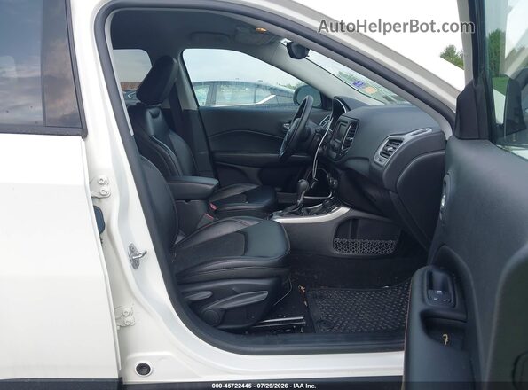 3C4NJDBB3JT423023 2018 JEEP COMPASS White წინა სალონის ხედი