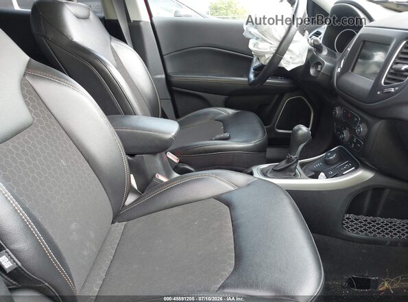 3C4NJDBB3MT502776 2021 JEEP COMPASS Красный Вид салона спереди