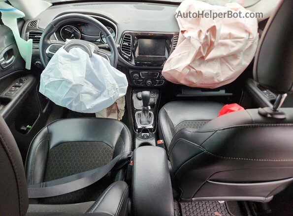3C4NJDBB3MT518864 2021 JEEP COMPASS Red Առջևի վահանակի տեսք