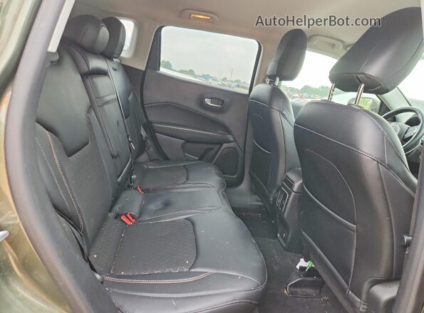 3C4NJDBB4HT647041 2017 JEEP COMPASS Green Widok wnętrza z tyłu