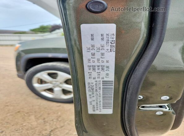 3C4NJDBB4HT647041 2017 JEEP COMPASS Green Widok naklejki z numerem VIN