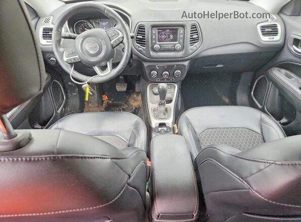 3C4NJDBB4HT647041 2017 JEEP COMPASS Green Widok deski rozdzielczej