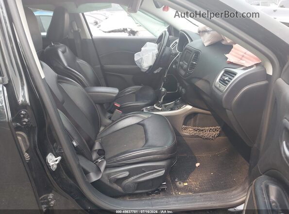 3C4NJDBB4HT651154 2017 JEEP COMPASS Black Вид салону спереду