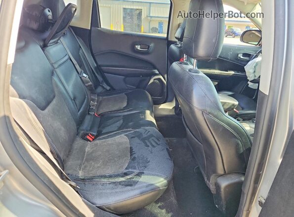 3C4NJDBB4HT680461 2017 JEEP COMPASS Silver Vista de los asientos traseros