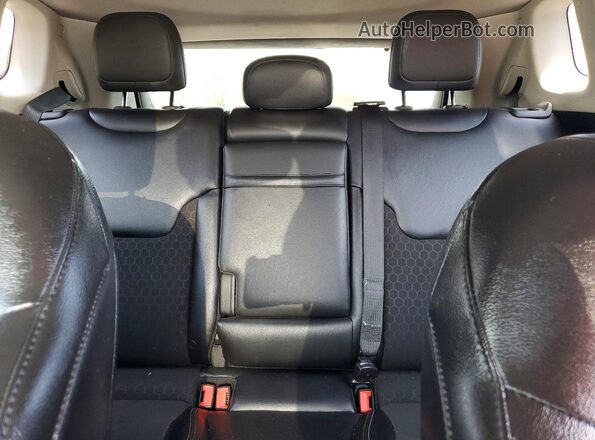 3C4NJDBB4JT103872 2018 JEEP COMPASS Black Rear seats view