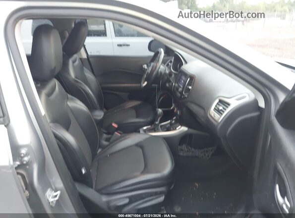 3C4NJDBB4JT150335 2018 JEEP COMPASS Gray Widok wnętrza z przodu