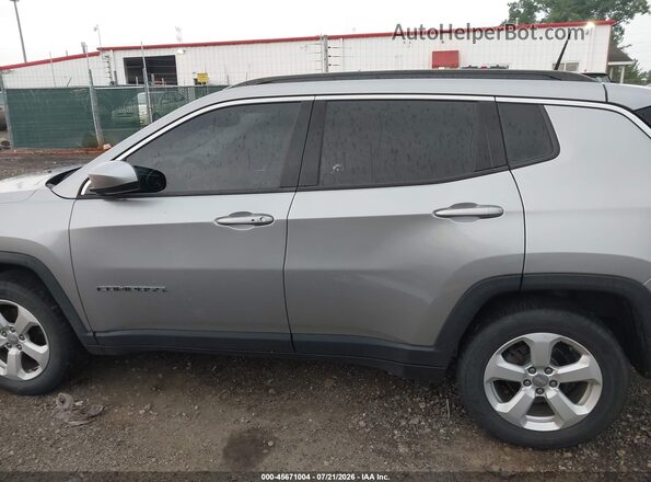 3C4NJDBB4JT150335 2018 JEEP COMPASS Gray Widok wnętrza 360 stopni