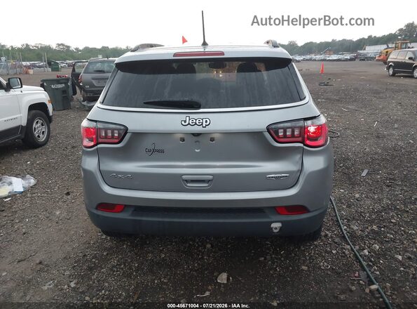 3C4NJDBB4JT150335 2018 JEEP COMPASS Gray 