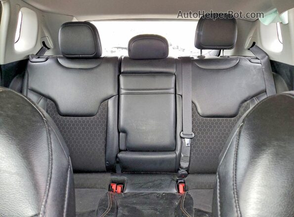 3C4NJDBB4JT316143 2018 JEEP COMPASS Blue Вид задніх сидінь