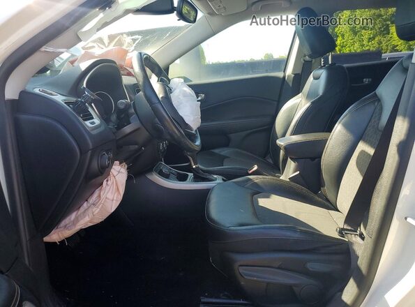 3C4NJDBB4JT479181 2018 JEEP COMPASS White Widok wnętrza z przodu