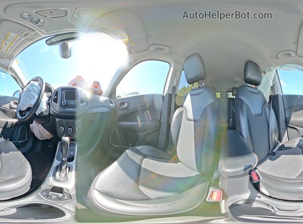 3C4NJDBB4JT479181 2018 JEEP COMPASS White Widok wnętrza 360 stopni