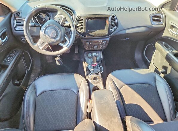 3C4NJDBB4KT761127 2019 JEEP COMPASS Red Vista del salpicadero