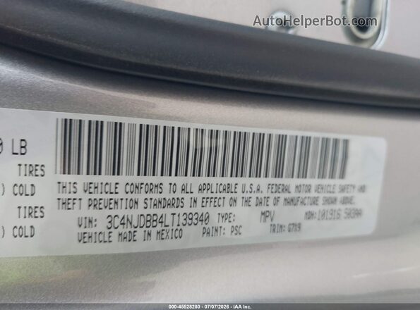 3C4NJDBB4LT139340 2020 JEEP COMPASS Silver Engine compartment view