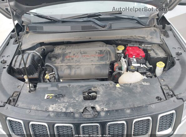 3C4NJDBB4LT139340 2020 JEEP COMPASS Silver Rear view