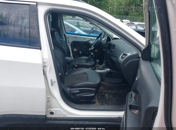 3C4NJDBB4MT540307 2021 JEEP COMPASS White Widok wnętrza z przodu