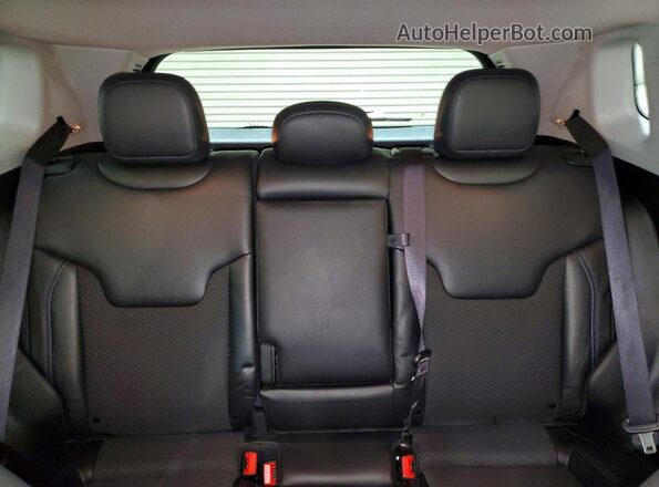 3C4NJDBB4NT181798 2022 JEEP COMPASS Silver Rear seats view
