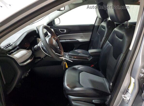3C4NJDBB4NT181798 2022 JEEP COMPASS Silver Front interior view