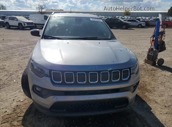 3C4NJDBB4NT223533 2022 JEEP COMPASS Серебряный Вид спереди