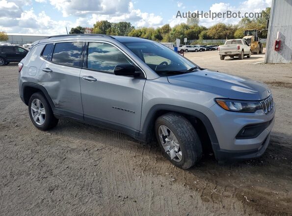 3C4NJDBB4NT223533 2022 JEEP COMPASS Серебряный Передняя правая четверть