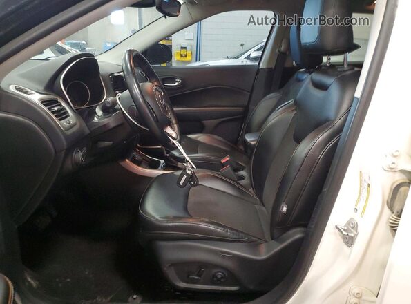 3C4NJDBB5JT478895 2018 JEEP COMPASS White Вид салону спереду