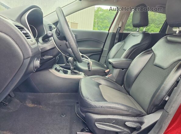 3C4NJDBB5MT558993 2021 JEEP COMPASS Burgundy Front interior view