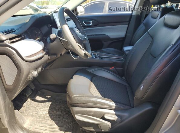 3C4NJDBB5NT128379 2022 JEEP COMPASS Silver Вид салону спереду