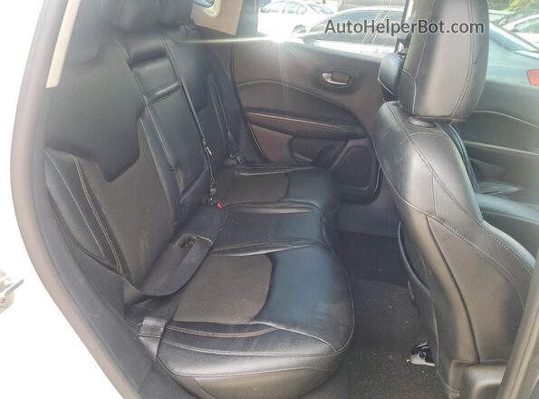 3C4NJDBB6HT651432 2017 JEEP COMPASS White Vista interior trasera