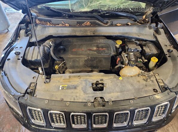 3C4NJDBB6JT162261 2018 JEEP COMPASS Black Engine compartment view