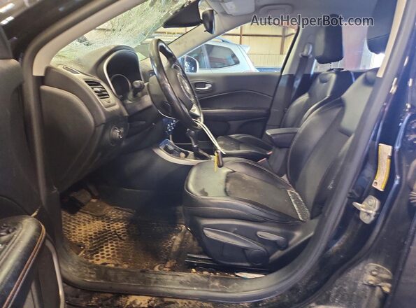 3C4NJDBB6JT162261 2018 JEEP COMPASS Black Front interior view