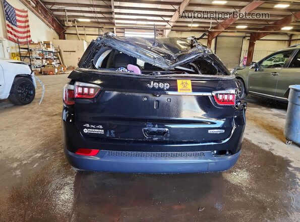 3C4NJDBB6JT162261 2018 JEEP COMPASS Black Rear view