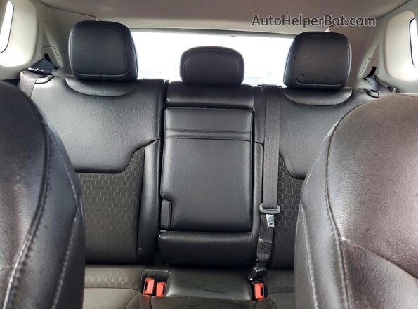 3C4NJDBB6JT298714 2018 JEEP COMPASS Черный Вид задних сидений
