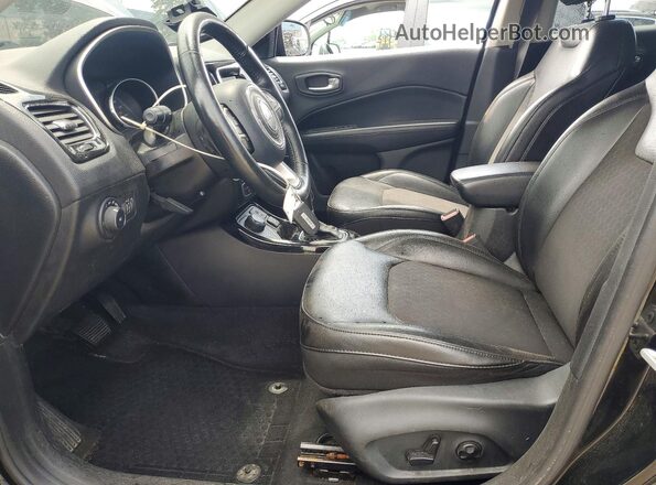 3C4NJDBB6JT298714 2018 JEEP COMPASS Черный Вид салона спереди